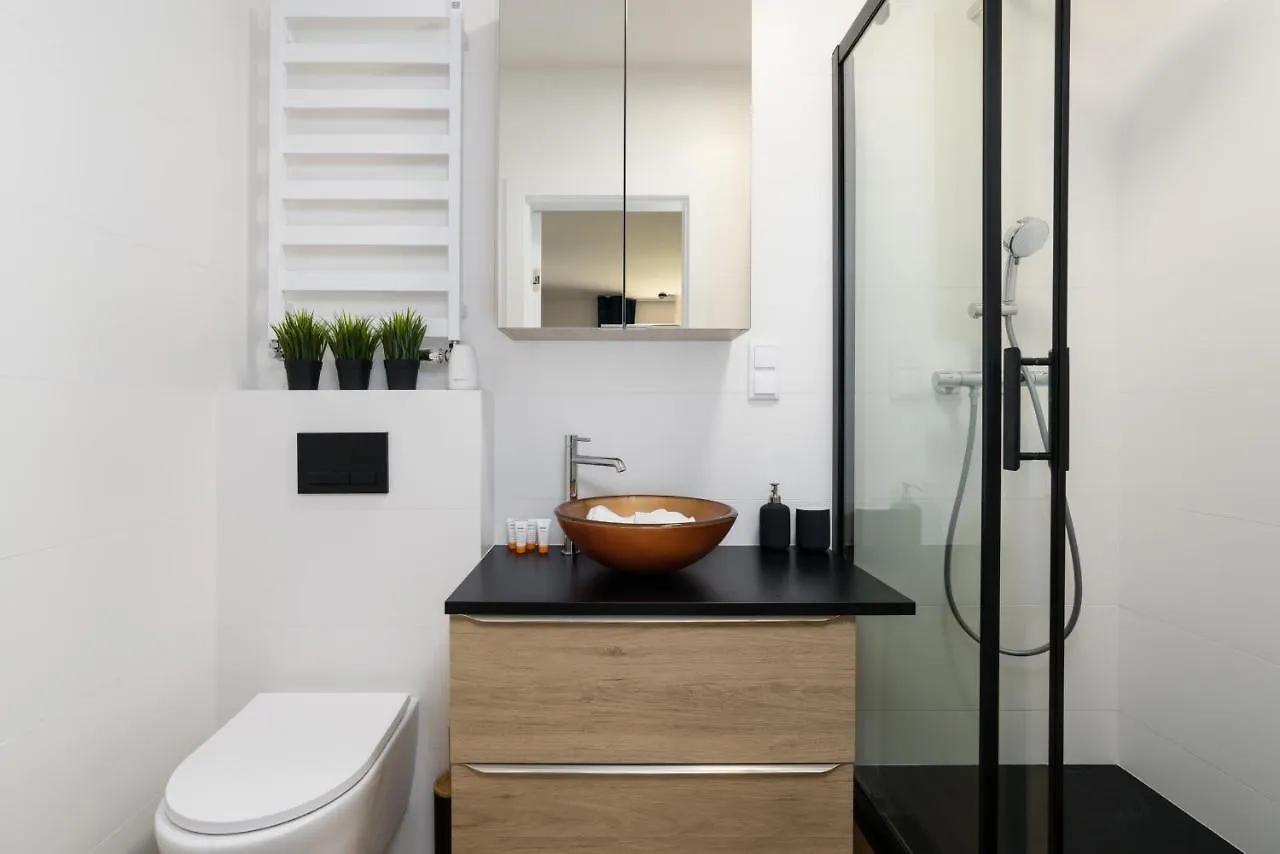 Krauthofera Apartment With Balcony Poznan By Renters